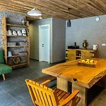 Ultra House будиночки в лісі біля гірської річки Villa *