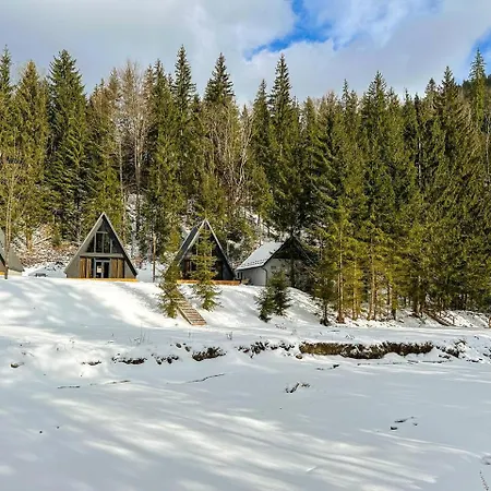 Ultra House будиночки в лісі біля гірської річки * Verkhovyna