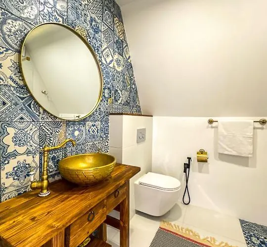 Вилла Ultra House будиночки в лісі біля гірської річки Верховина