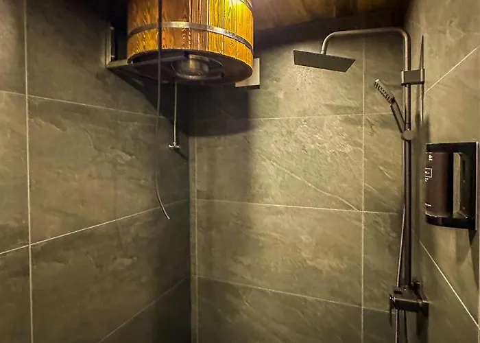 Вилла Ultra House будиночки в лісі біля гірської річки *
