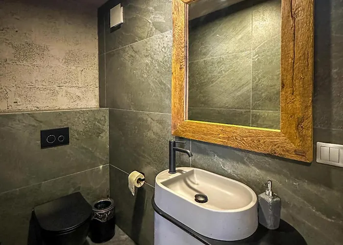 Вилла Ultra House будиночки в лісі біля гірської річки *
