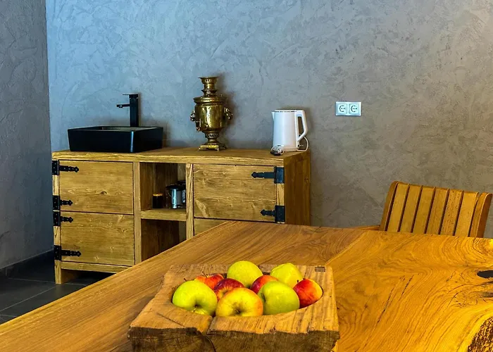 Вилла Ultra House будиночки в лісі біля гірської річки Верховина