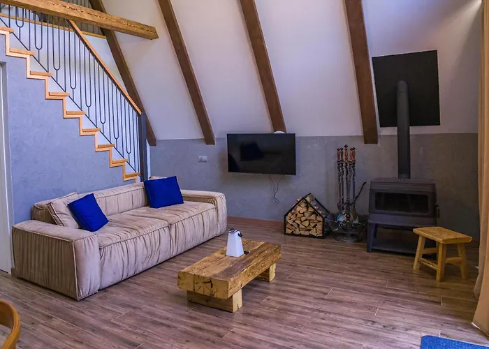 Вилла Ultra House будиночки в лісі біля гірської річки *