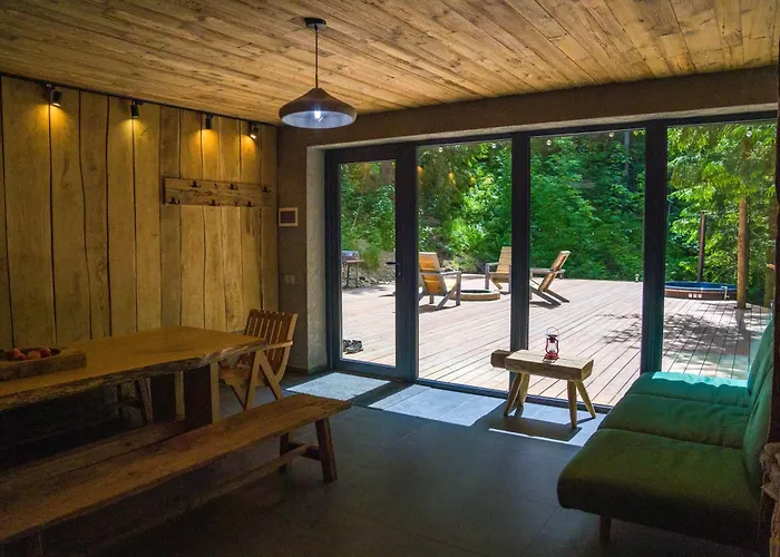 Вилла Ultra House будиночки в лісі біля гірської річки *